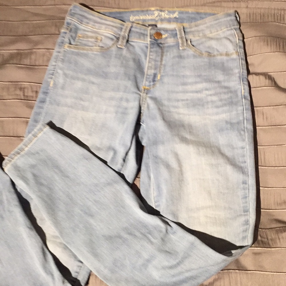 Universal Thread mid rise skinny jeans 0/25R.